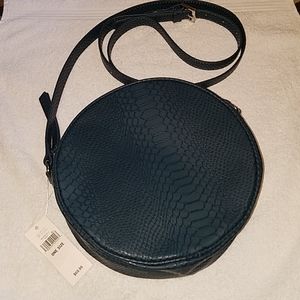 👀 NWT Banana Republic Factory alligator purse